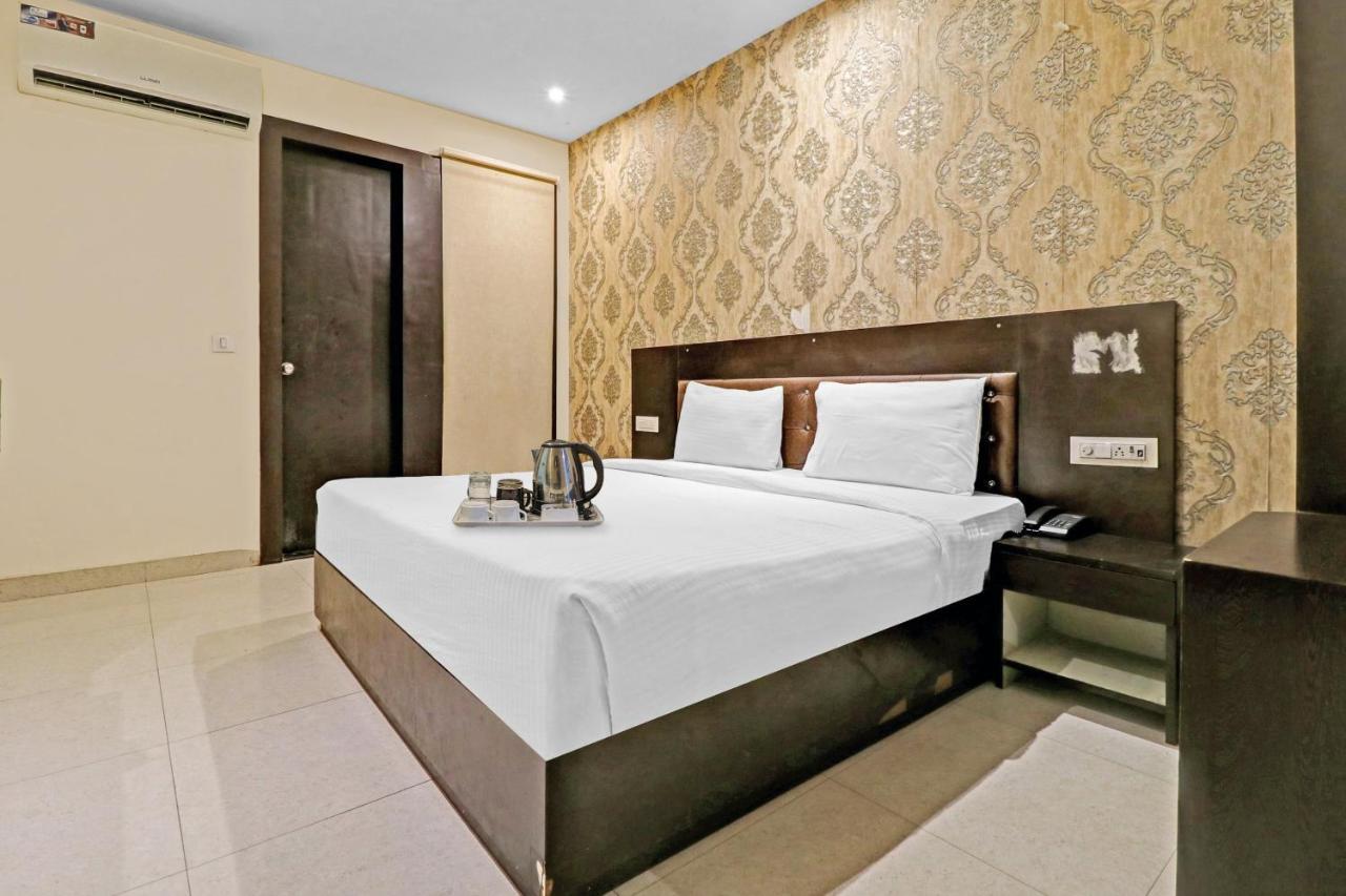 Oyo 23368 Boutique Hotel Paragon نيودلهي المظهر الخارجي الصورة