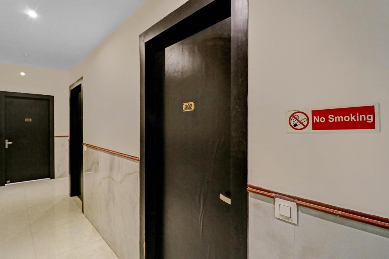 Oyo 23368 Boutique Hotel Paragon نيودلهي المظهر الخارجي الصورة