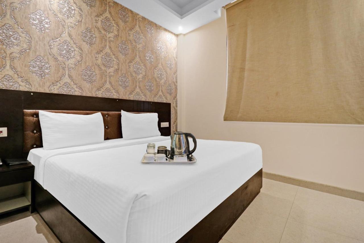 Oyo 23368 Boutique Hotel Paragon نيودلهي المظهر الخارجي الصورة