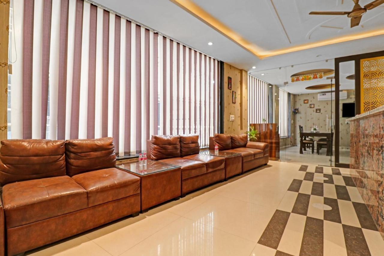 Oyo 23368 Boutique Hotel Paragon نيودلهي المظهر الخارجي الصورة