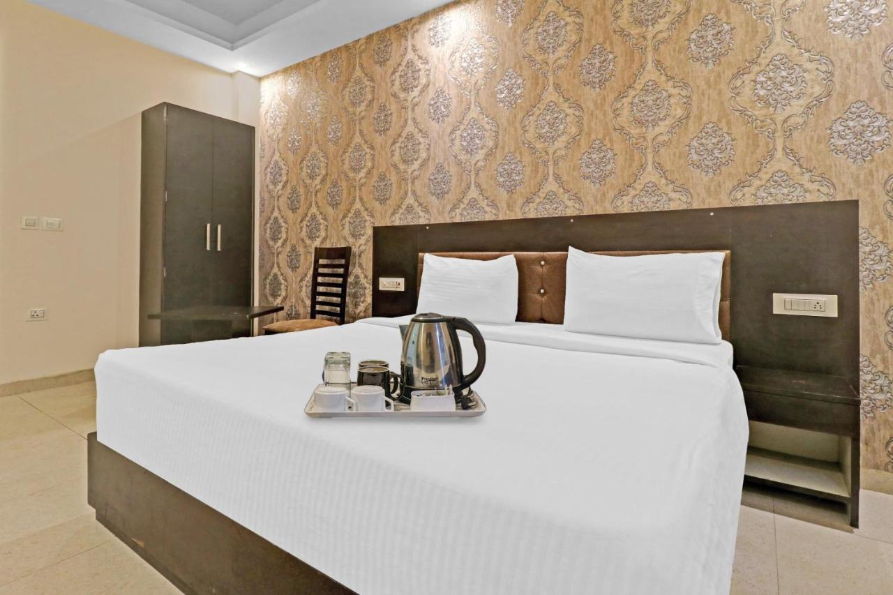 Oyo 23368 Boutique Hotel Paragon نيودلهي المظهر الخارجي الصورة